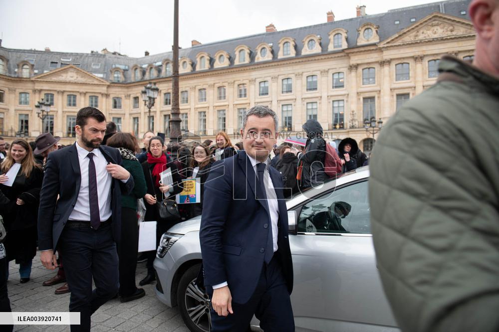 Gerald Darmanin talks to court clerks protesting at Place Vendome - Paris