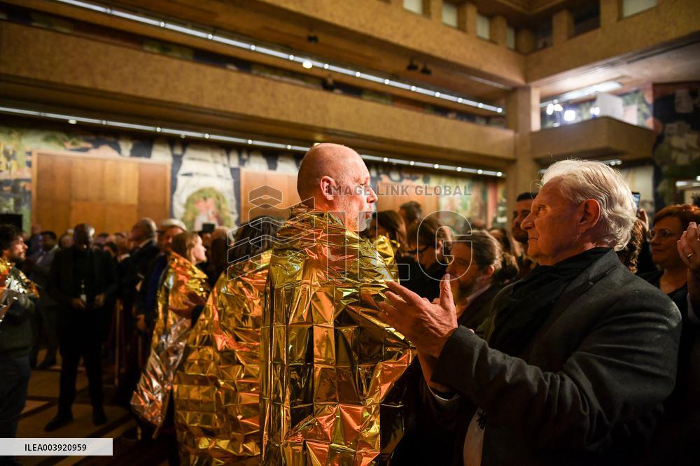 SYNAVI activists protest during Rachida Dati speech in Paris FA