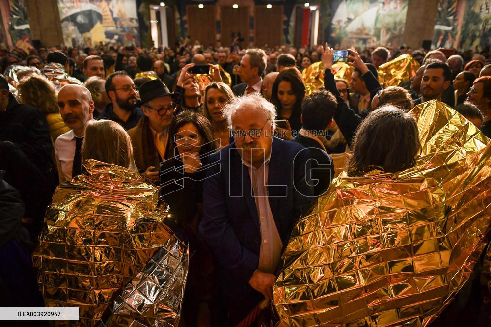 SYNAVI activists protest during Rachida Dati speech in Paris FA
