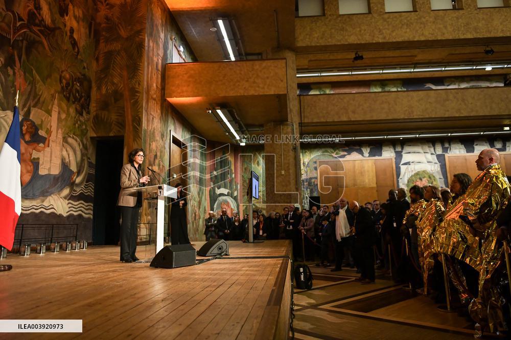 SYNAVI activists protest during Rachida Dati speech in Paris FA