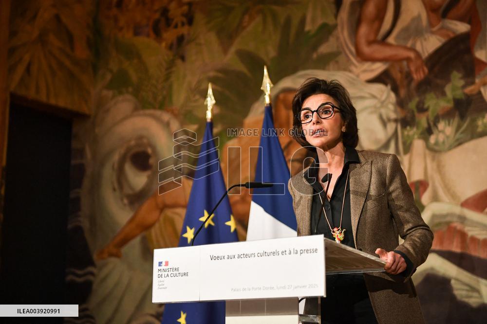 SYNAVI activists protest during Rachida Dati speech in Paris FA