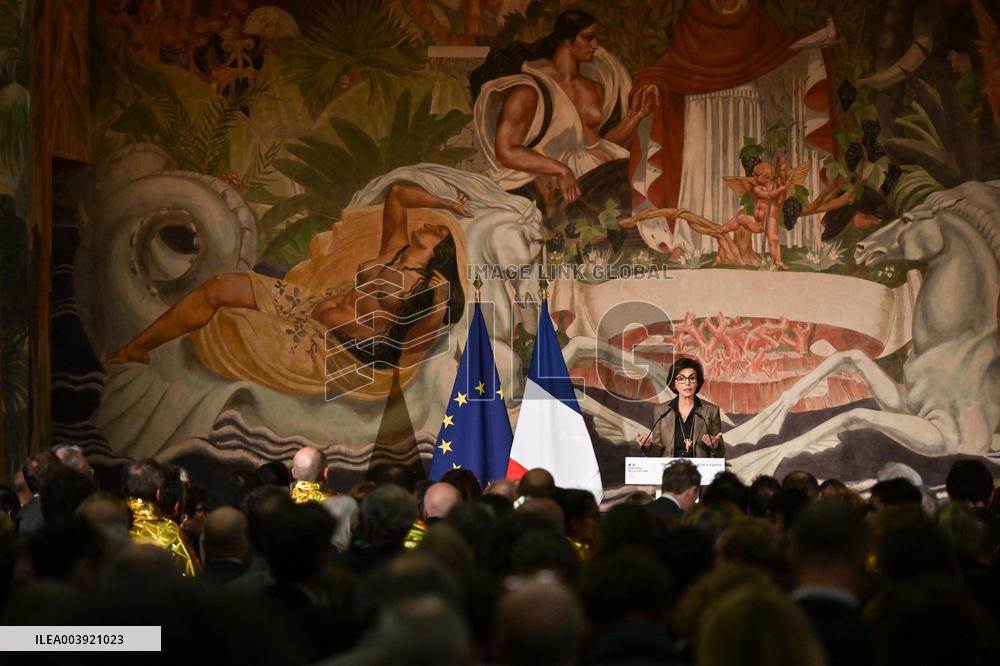 SYNAVI activists protest during Rachida Dati speech in Paris FA