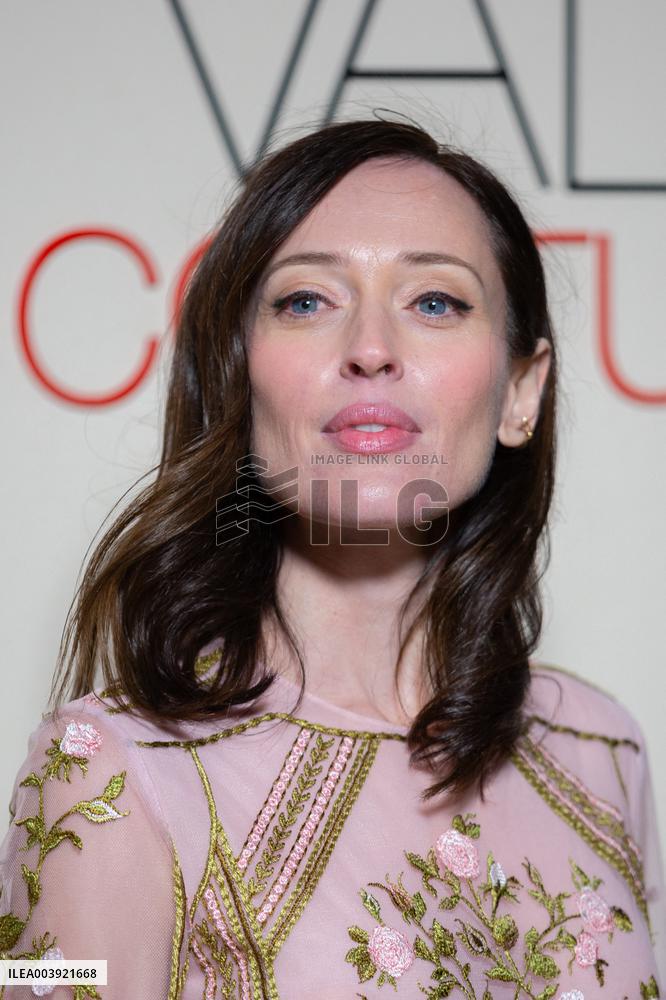 PFW - Giambattista Valli Haute Couture - Photocall NB