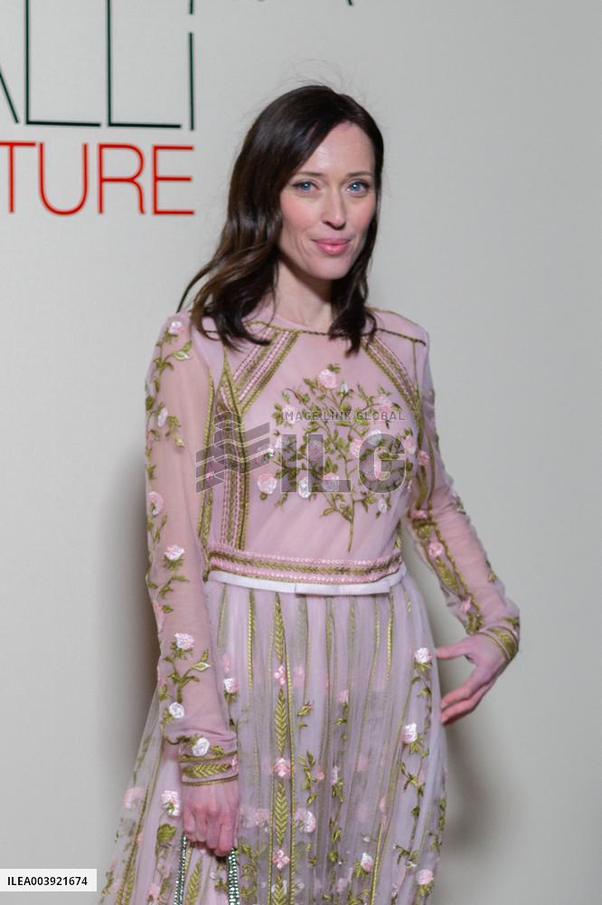 PFW - Giambattista Valli Haute Couture - Photocall NB