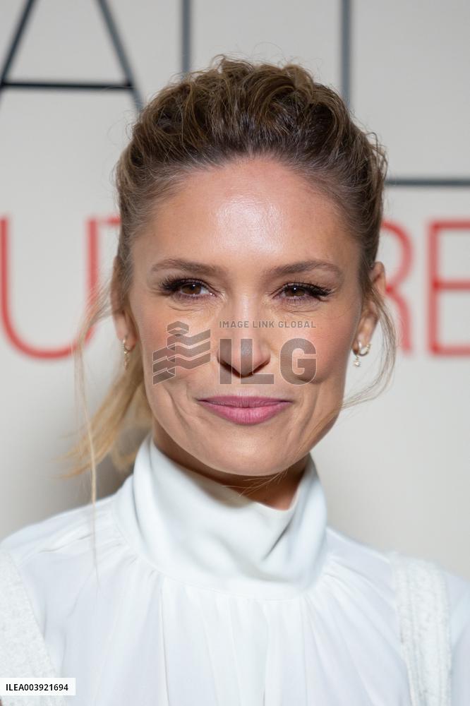 PFW - Giambattista Valli Haute Couture - Photocall NB