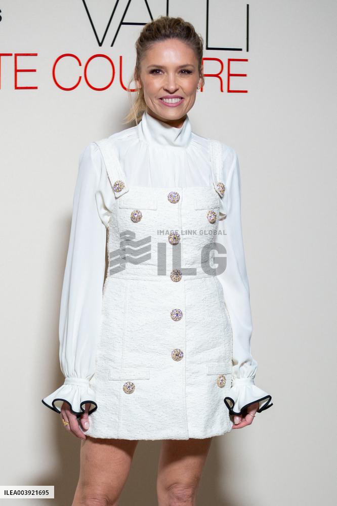 PFW - Giambattista Valli Haute Couture - Photocall NB