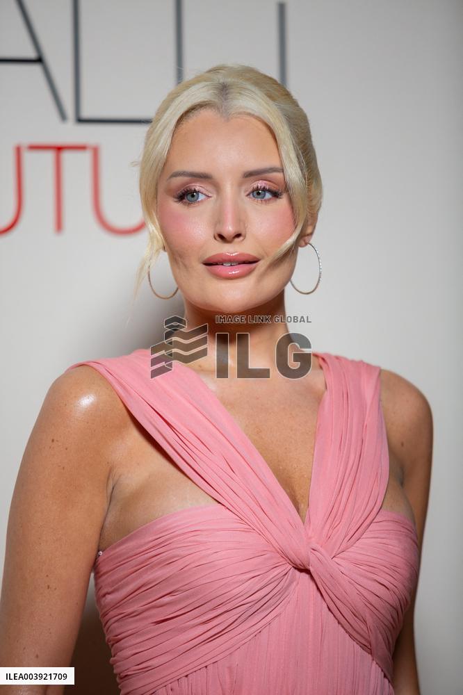 PFW - Giambattista Valli Haute Couture - Photocall NB