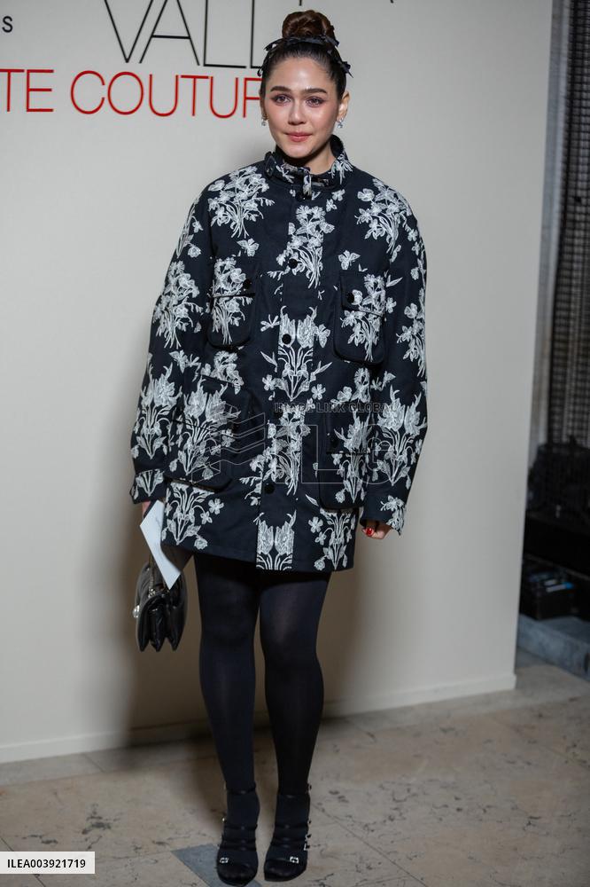 PFW - Giambattista Valli Haute Couture - Photocall NB