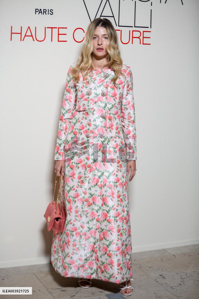 PFW - Giambattista Valli Haute Couture - Photocall NB