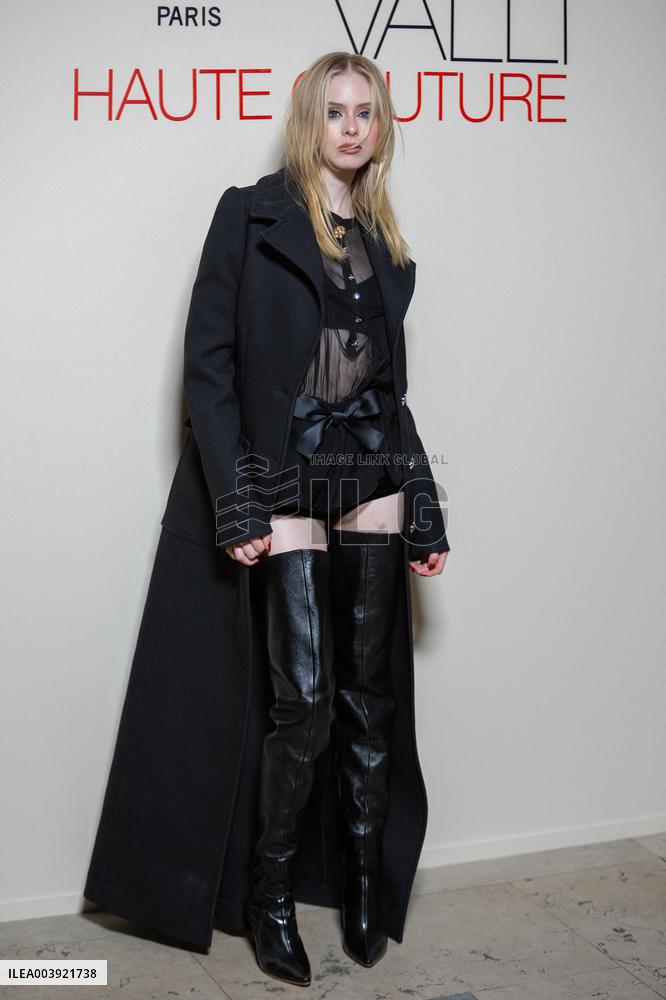 PFW - Giambattista Valli Haute Couture - Photocall NB