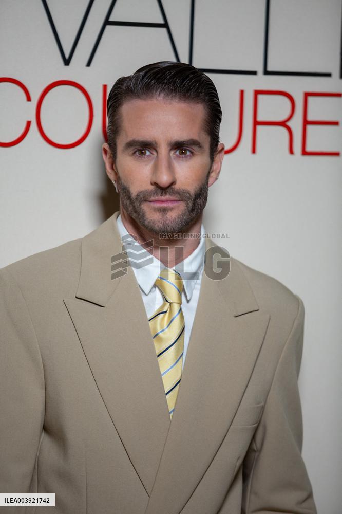 PFW - Giambattista Valli Haute Couture - Photocall NB