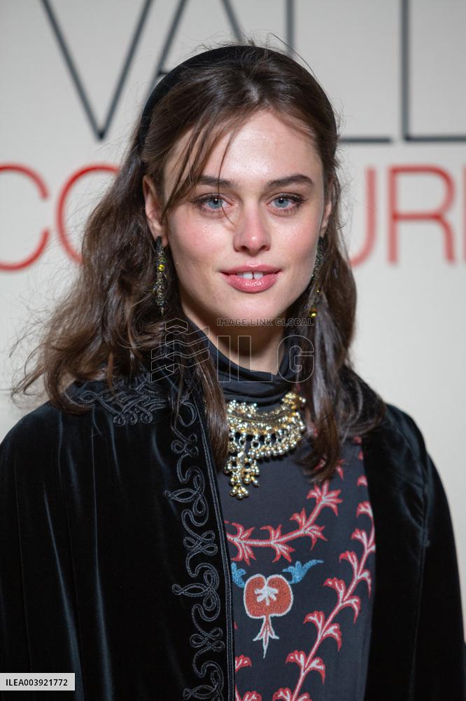 PFW - Giambattista Valli Haute Couture - Photocall NB