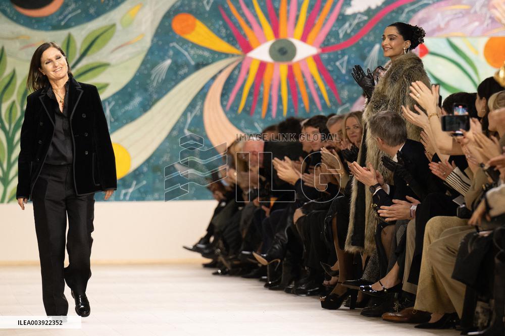 PFW - Christian Dior Runway
