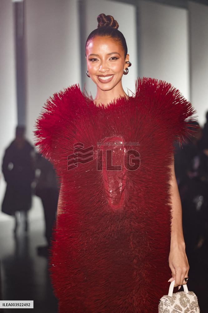 PFW - Rahul Mishra Front Row