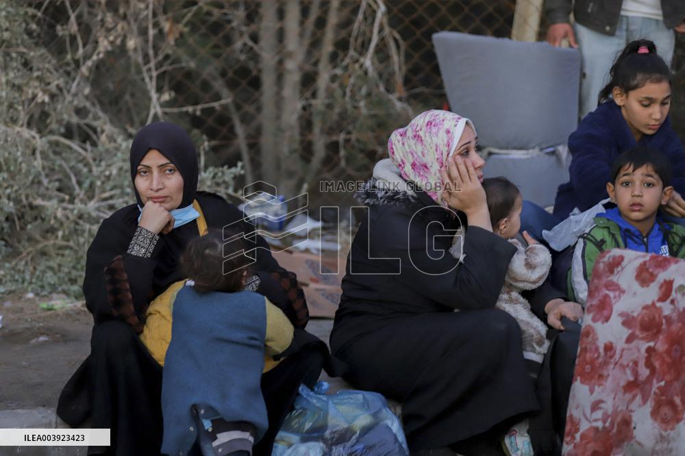 Displaced Palestinians Returned To Northern Gaza