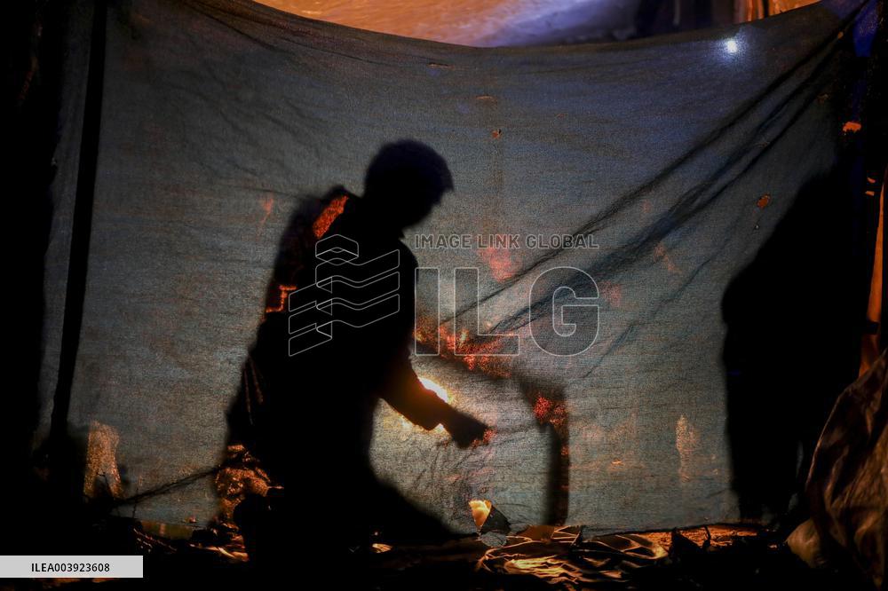 Displaced Palestinians Wait to Return Home - Deir Al-Balah