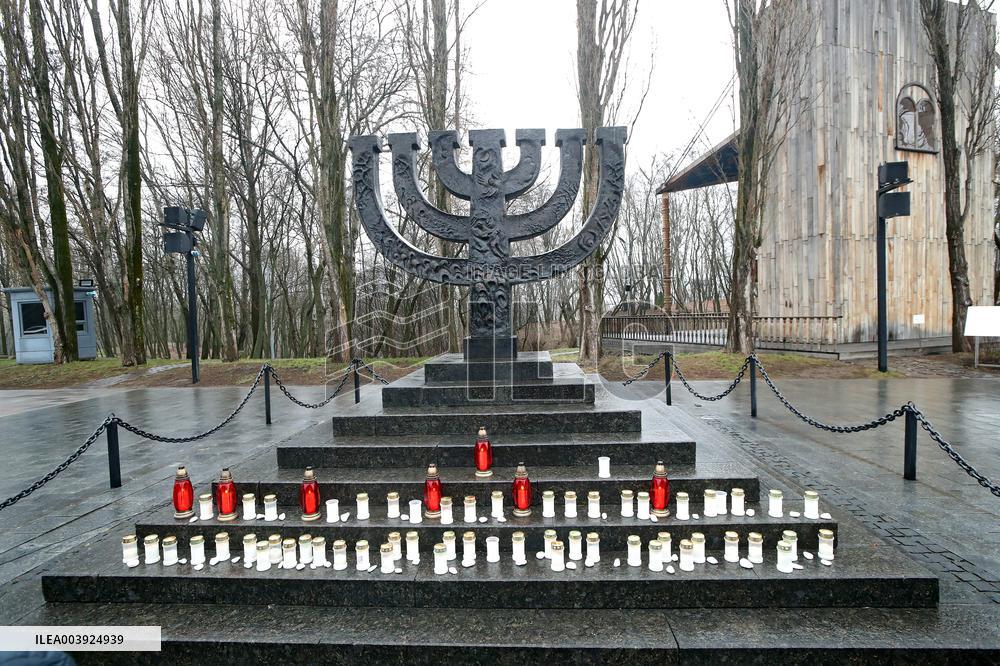 President of Ukraine Volodymyr Zelenskyy honors memory of Holocaust victims