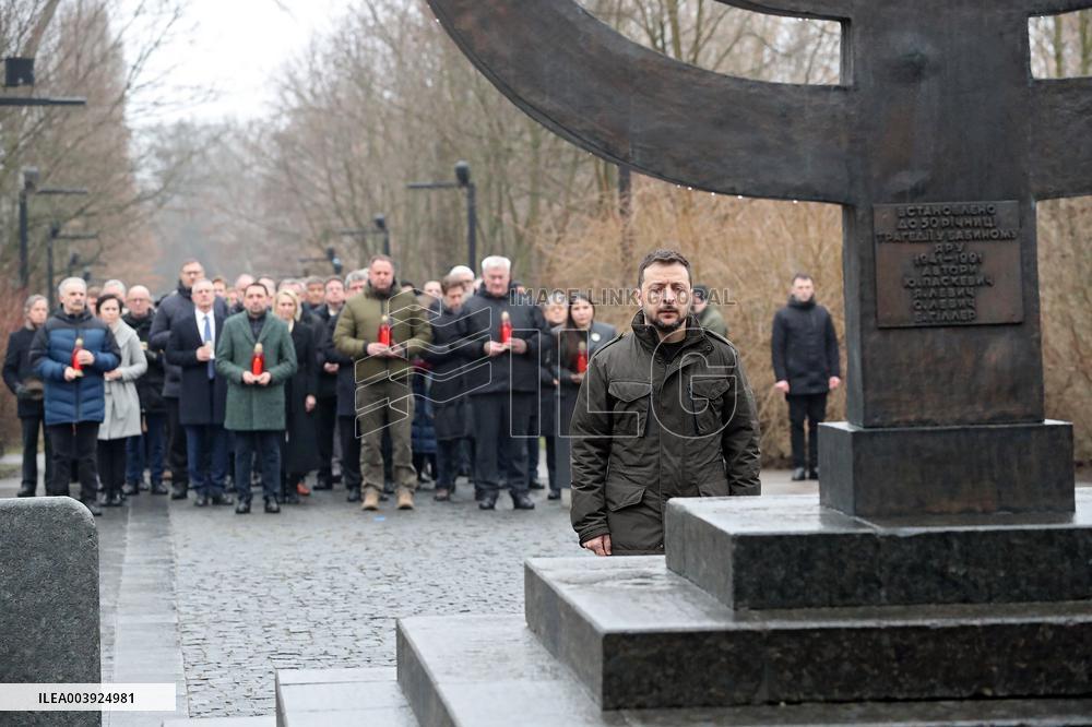 President of Ukraine Volodymyr Zelenskyy honors memory of Holocaust victims