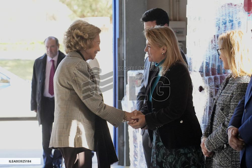 Queen Sofia Visits The Food Bank - Valencia
