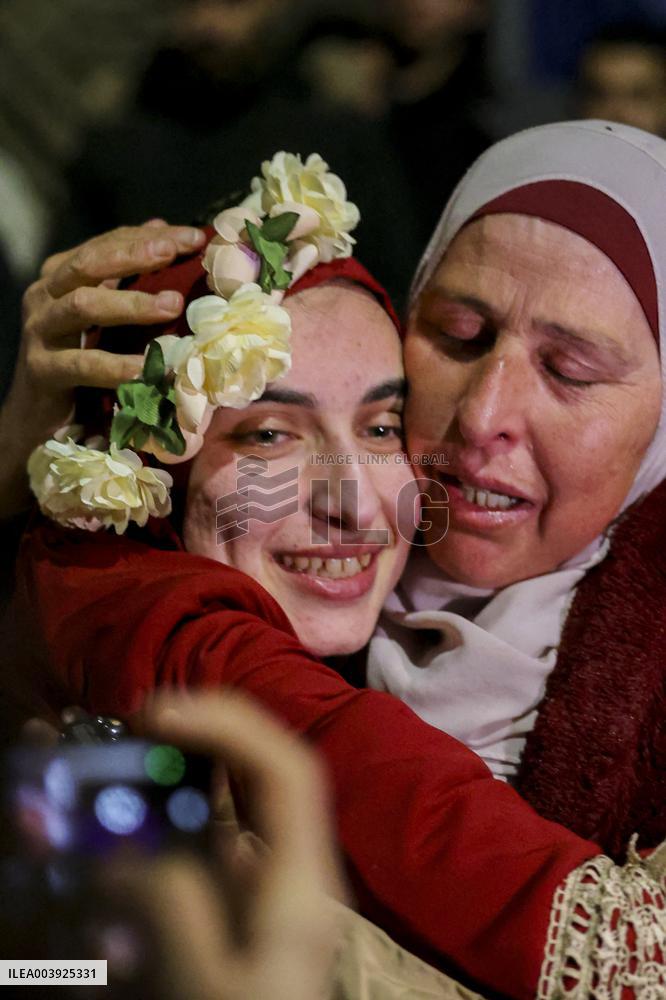 90 Prisoners Released by Israel - West Bank