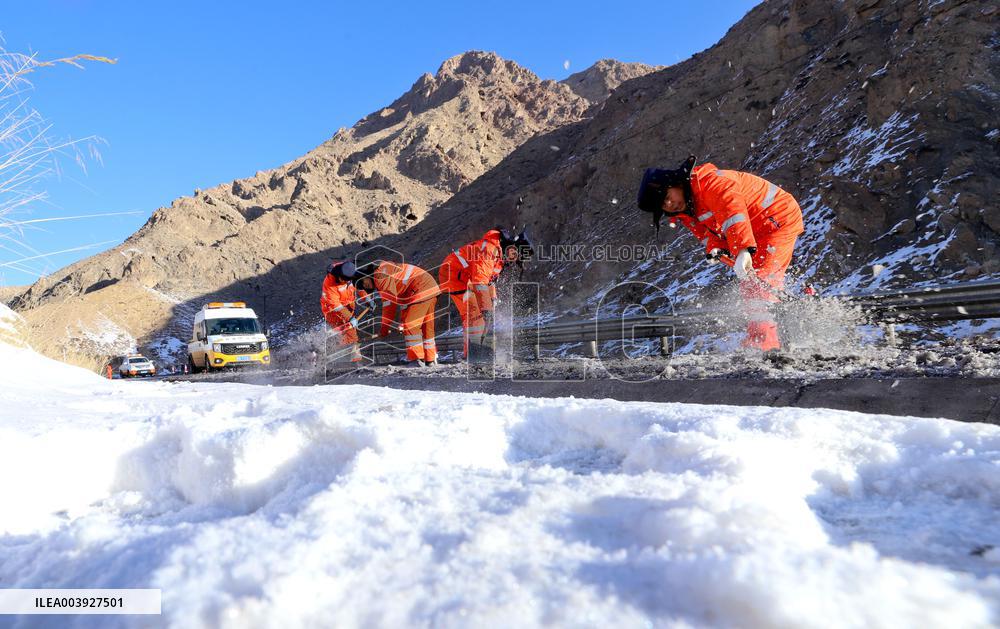 Clearing Snow on National Highway 307 in Zhangye