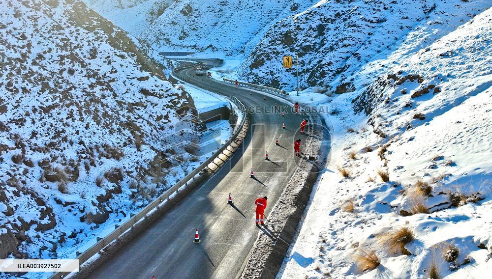 Clearing Snow on National Highway 307 in Zhangye