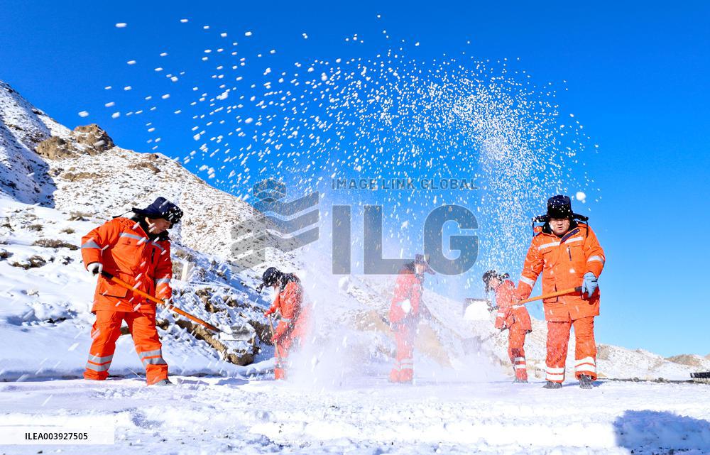 Clearing Snow on National Highway 307 in Zhangye