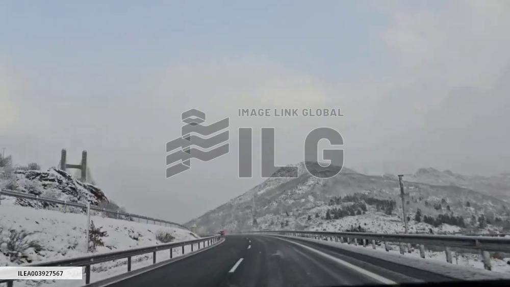 Spain: Storm Herminia Brings Snow To León 3