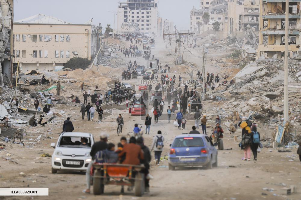 Displaced Palestinians Arrive In The Northern Gaza