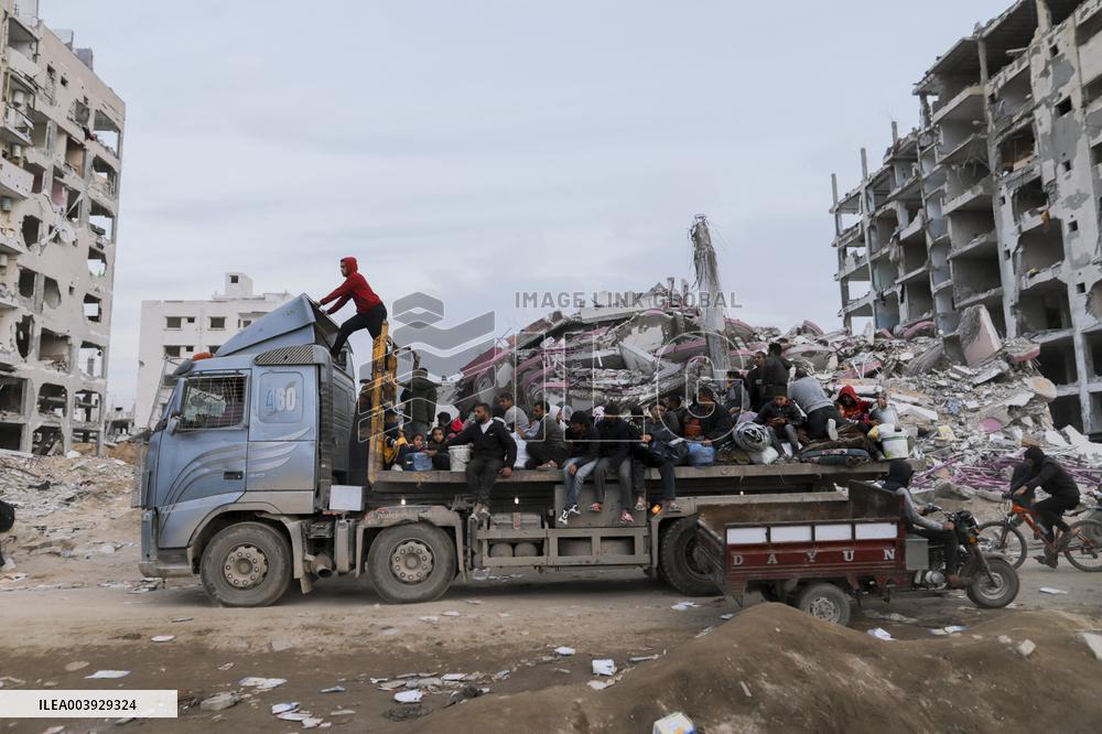 Displaced Palestinians Arrive In The Northern Gaza