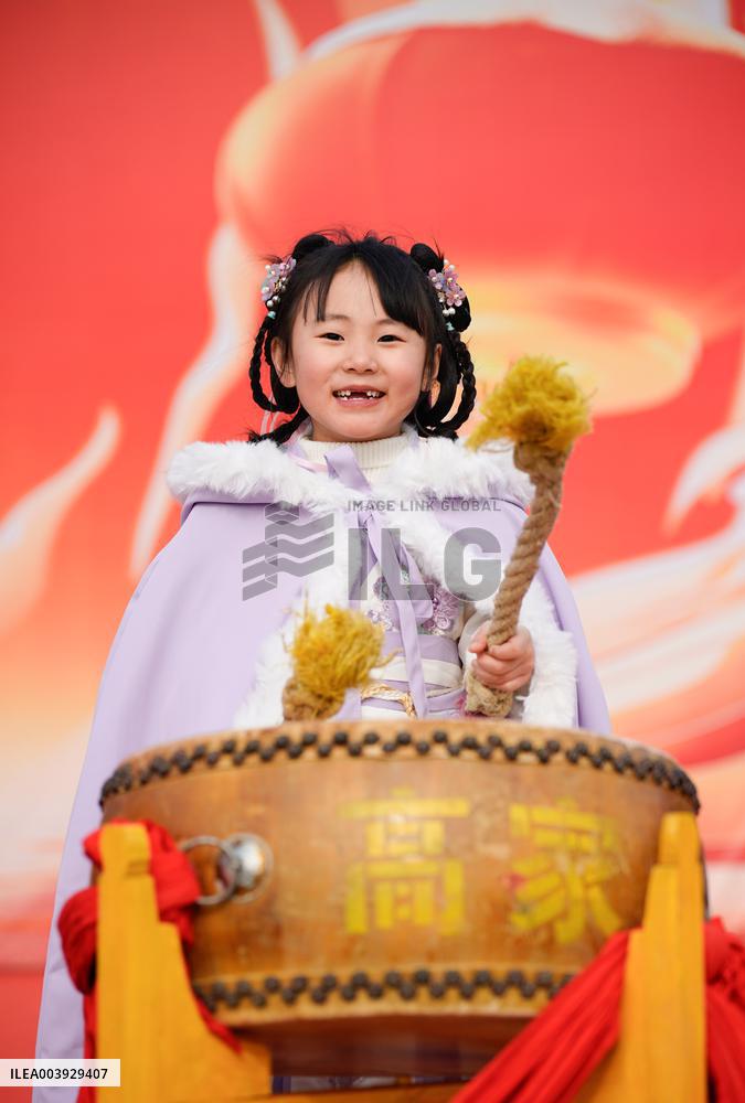 Gongs And Drums Performance in Yuncheng