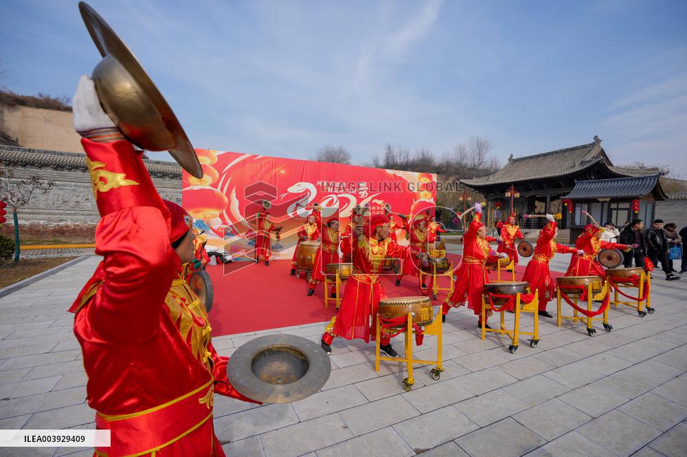 Gongs And Drums Performance in Yuncheng