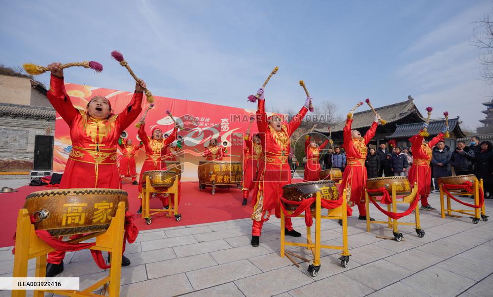 Gongs And Drums Performance in Yuncheng