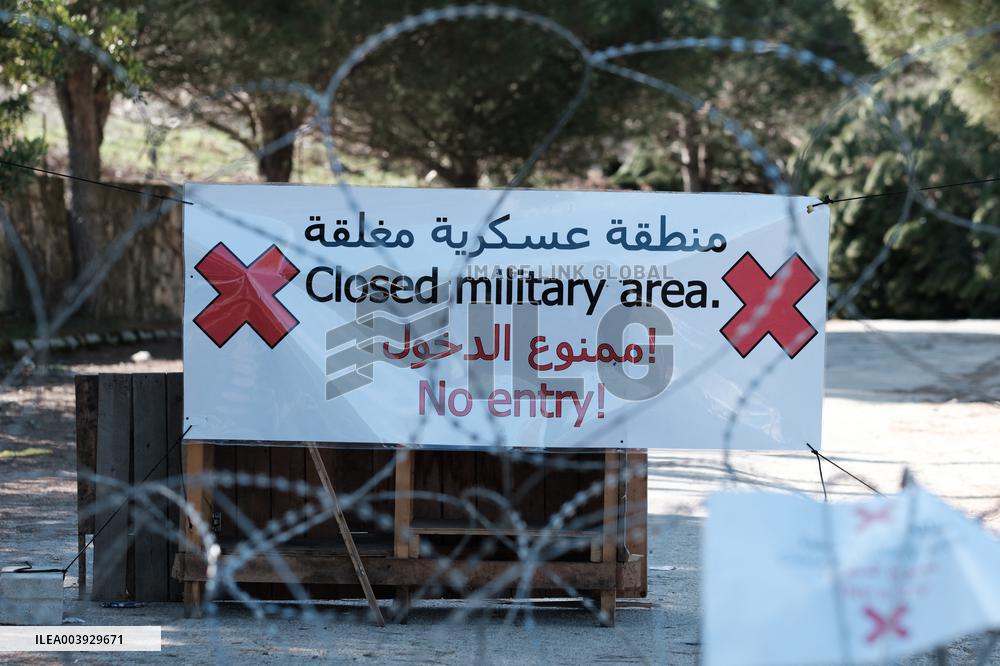 Lebanese Civilians Face Israeli Soldier in Border Villages - Lebanon