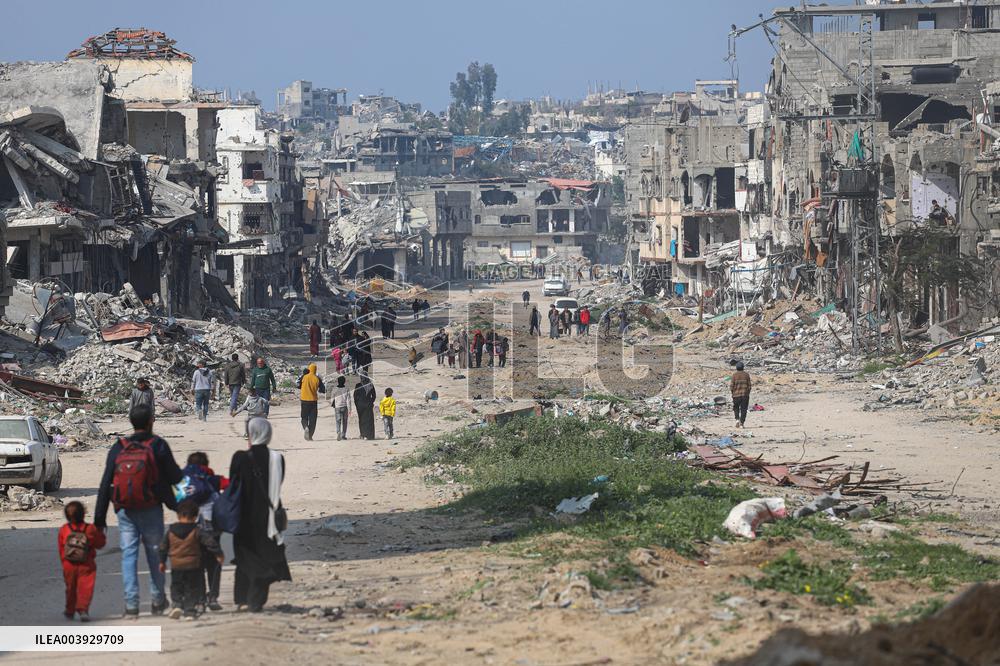 Palestinians Returning To Devastated Northern Gaza