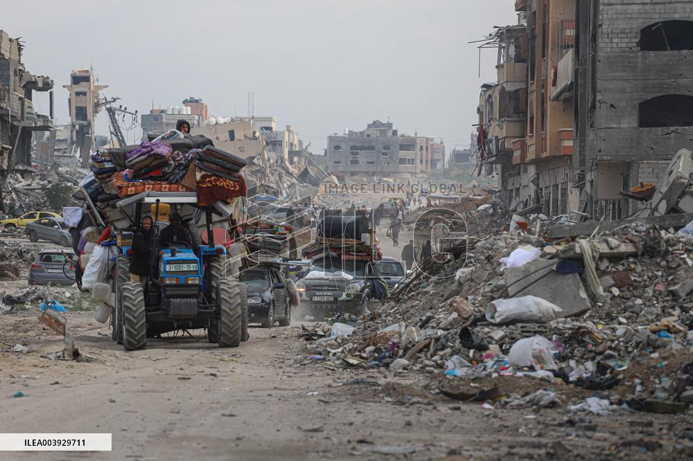 Palestinians Returning To Devastated Northern Gaza