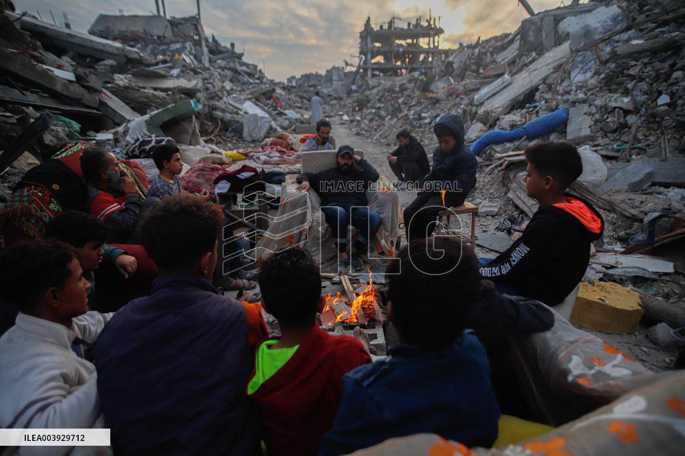 Palestinians Returning To Devastated Northern Gaza