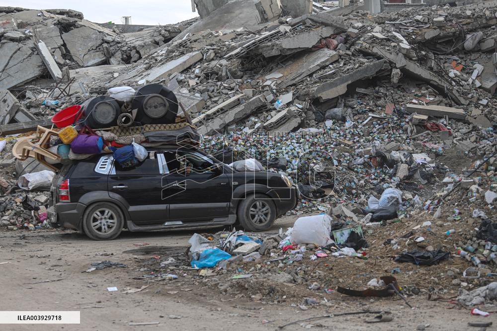 Palestinians Returning To Devastated Northern Gaza