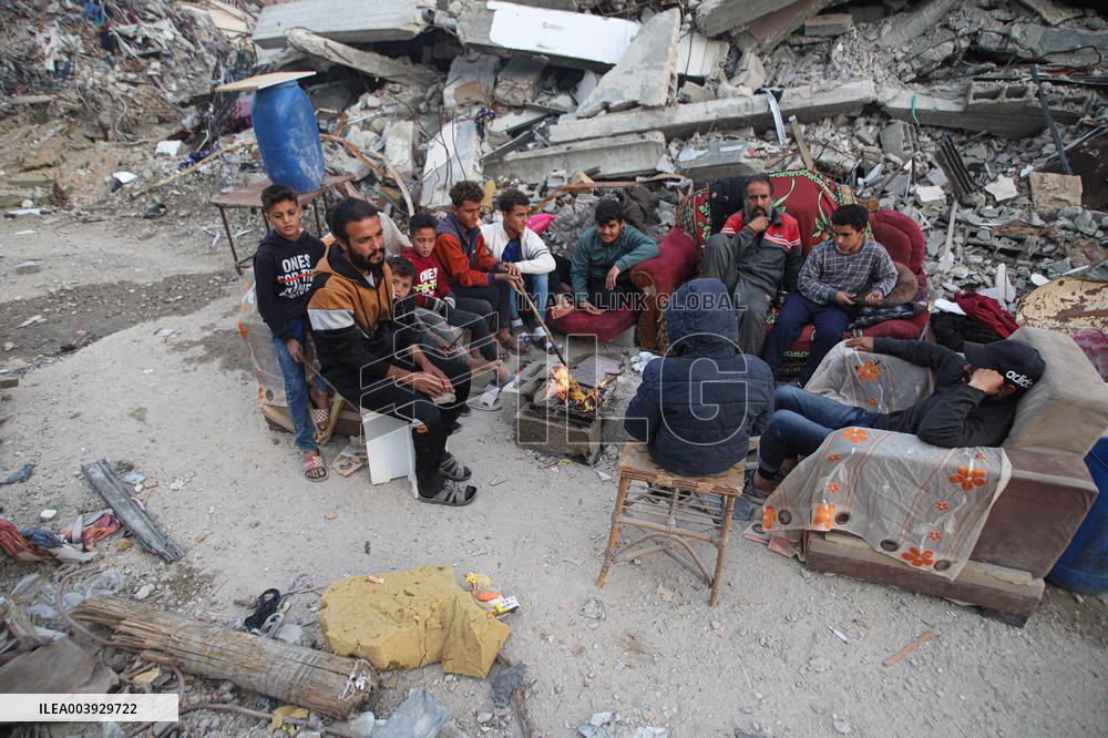 Palestinians Returning To Devastated Northern Gaza