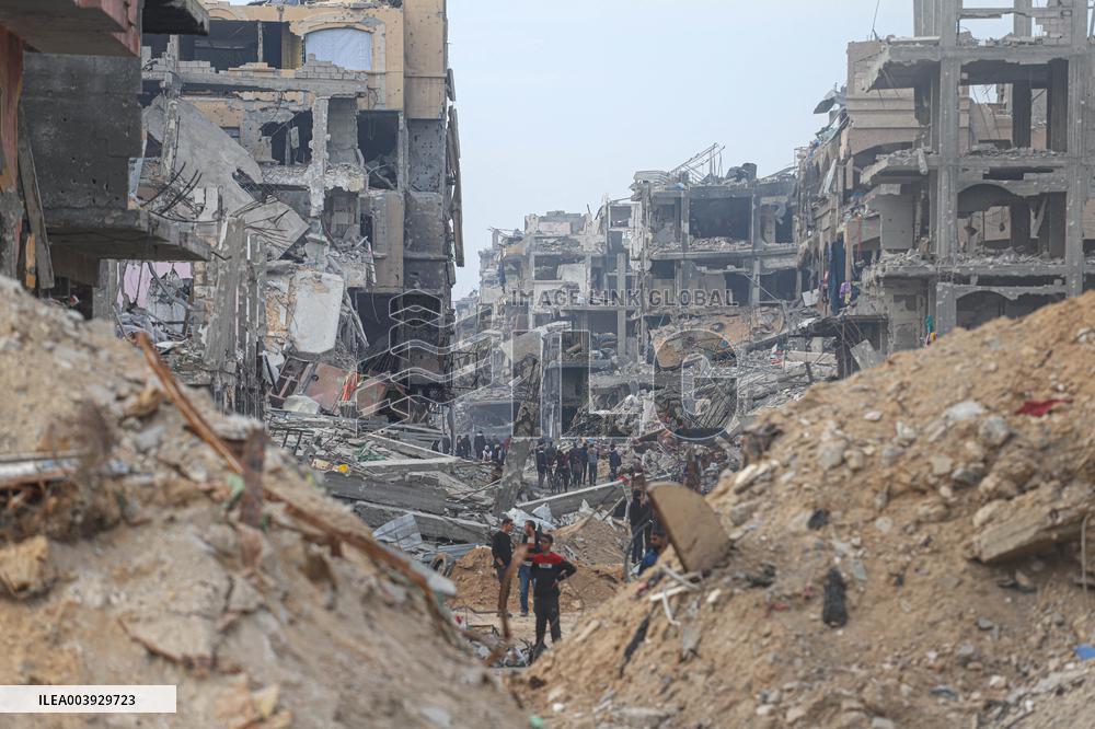 Palestinians Returning To Devastated Northern Gaza