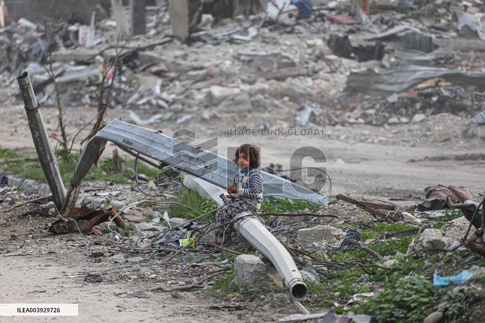 Palestinians Returning To Devastated Northern Gaza