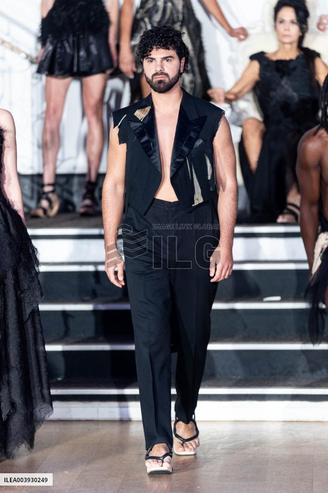PFW - Franck Sorbier Runway