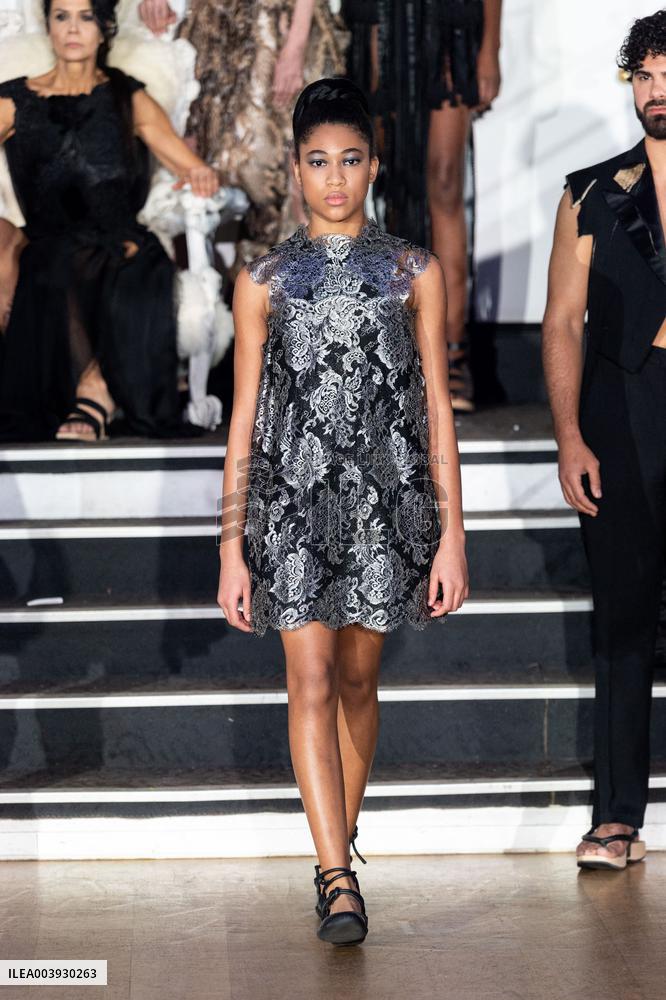 PFW - Franck Sorbier Runway