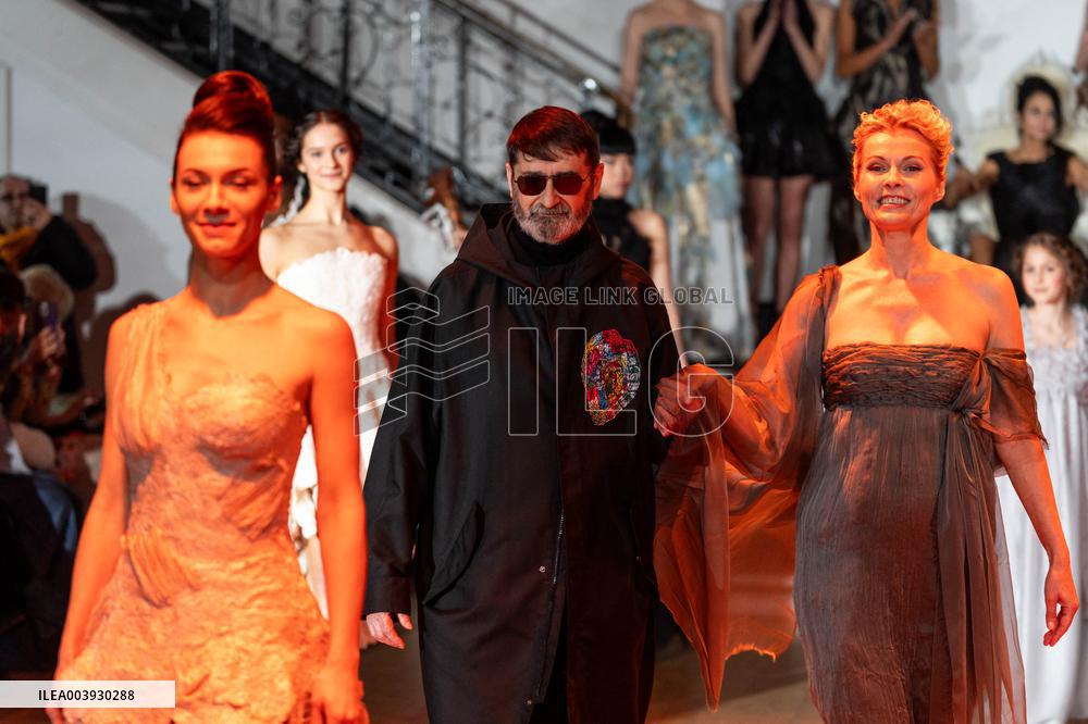 PFW - Franck Sorbier Runway