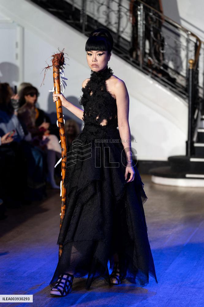 PFW - Franck Sorbier Runway