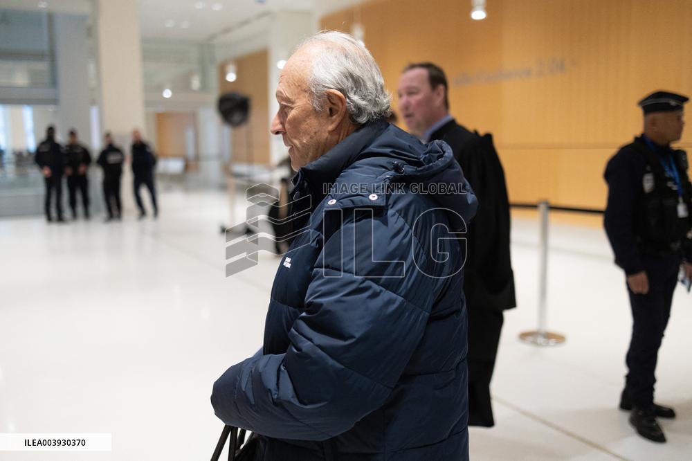 Nicolas Sarkozy trial for illegal campaign financing from Lybia - Paris RL