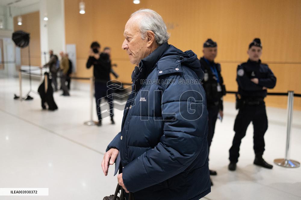 Nicolas Sarkozy trial for illegal campaign financing from Lybia - Paris RL