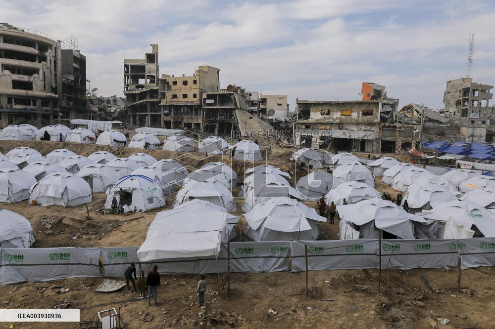 Palestinians Returning To Devastated Northern Gaza