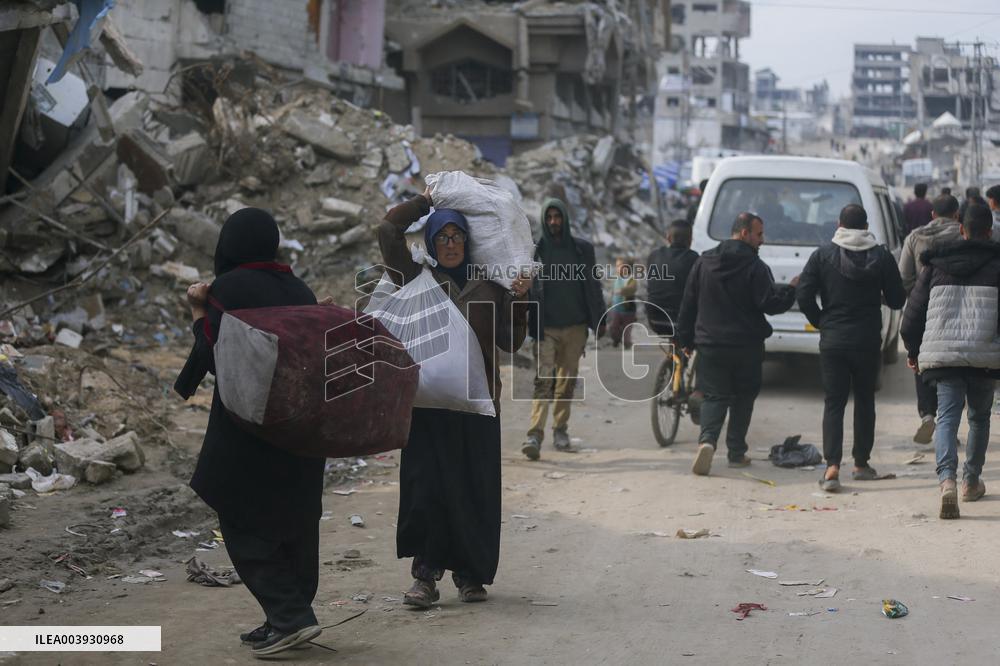 Palestinians Returning To Devastated Northern Gaza