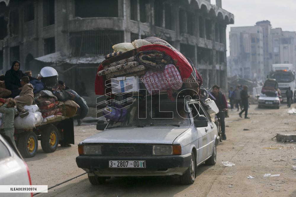 Palestinians Returning To Devastated Northern Gaza